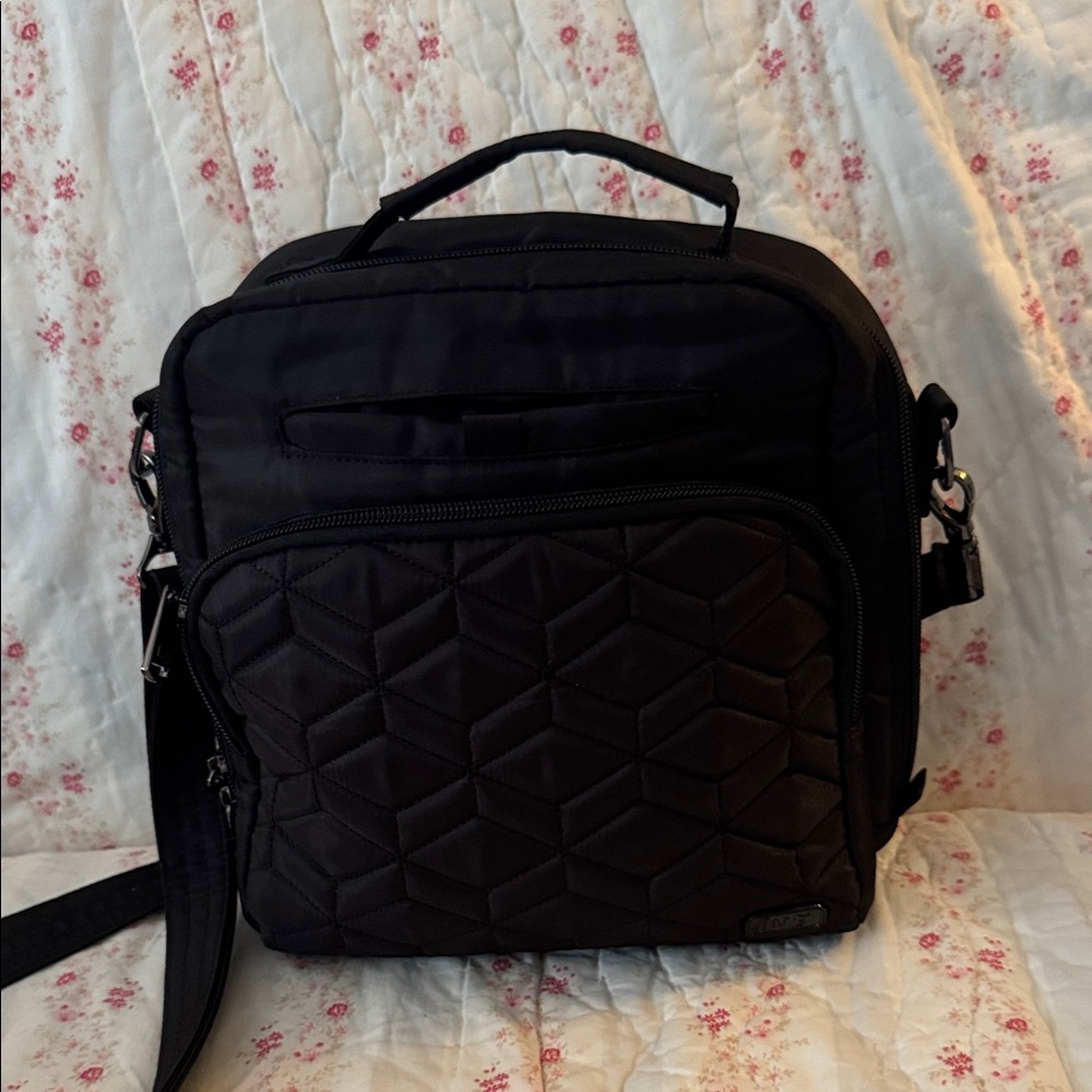 Lug Hexagon Pattern Black Messenger Bag